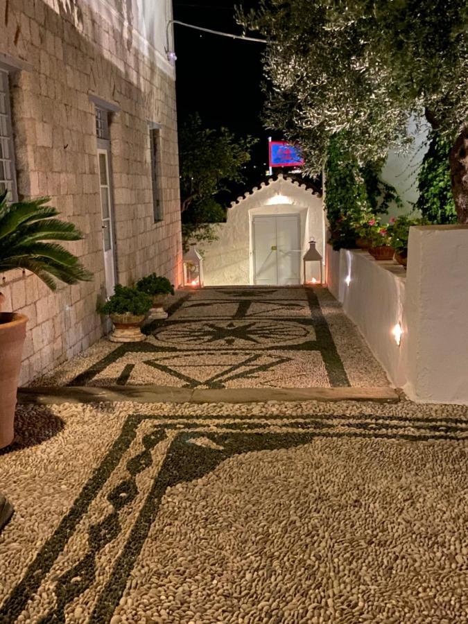 אפרטהוטל ספצס Economou Mansion מראה חיצוני תמונה